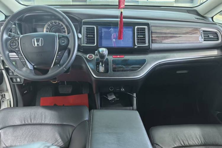 Used Honda Elysion 2016 2.4L Luxury Edition Interior 2