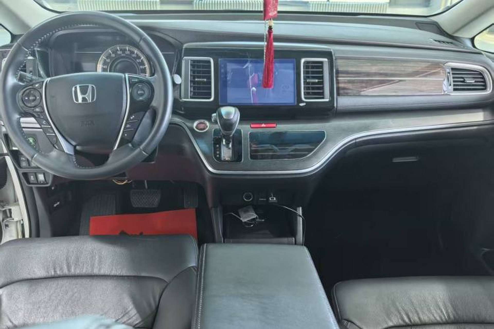 Used Honda Elysion 2016 2.4L Luxury Edition Interior 2