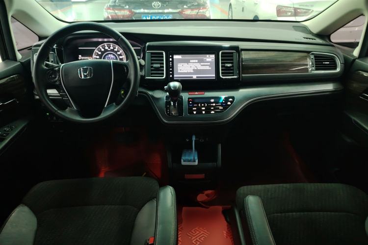 Used Honda Elysion 2016 2.4L Classic Edition Interior 2