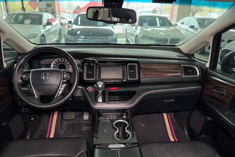 Used Honda Elysion 2016 2.4L Supreme Edition Interior 2