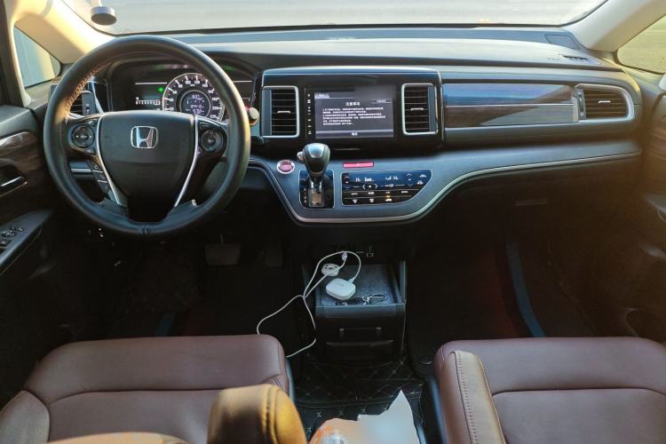 Used Honda Elysion 2016 2.4L Comfort Edition Interior 2