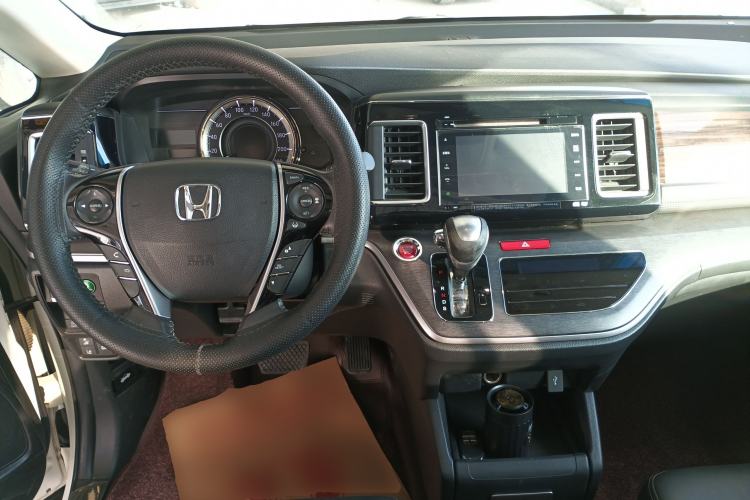 Used Honda Elysion 2016 2.4L Supreme Edition Interior 2
