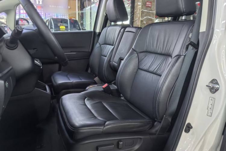 Used Honda Elysion 2016 2.4L Supreme Edition Interior 2