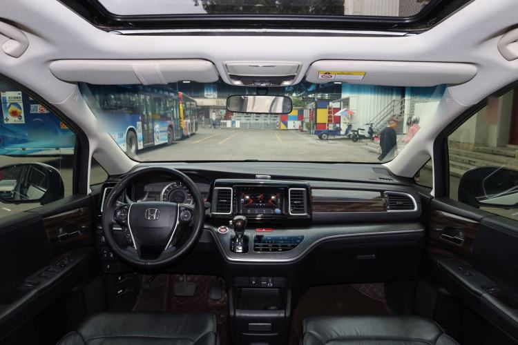 Used Honda Elysion 2016 2.4L Style Edition Interior 2