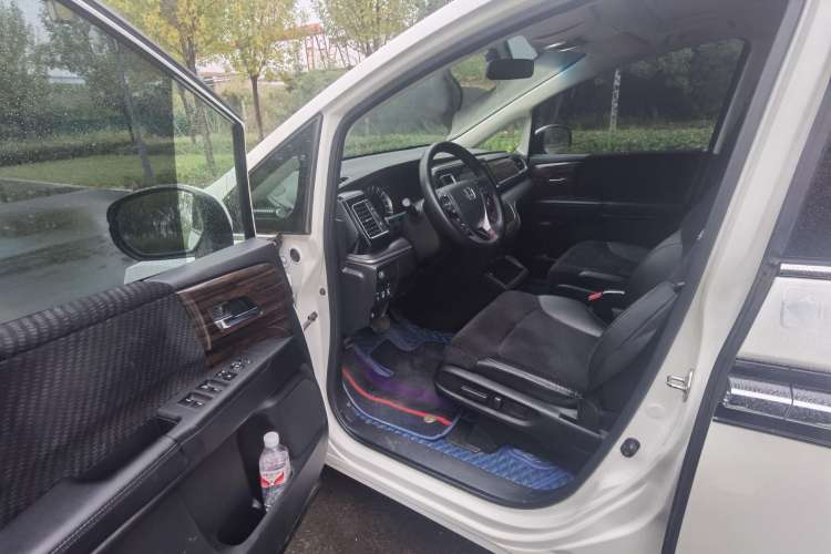 Used Honda Elysion 2016 2.4L Comfort Edition Interior 2