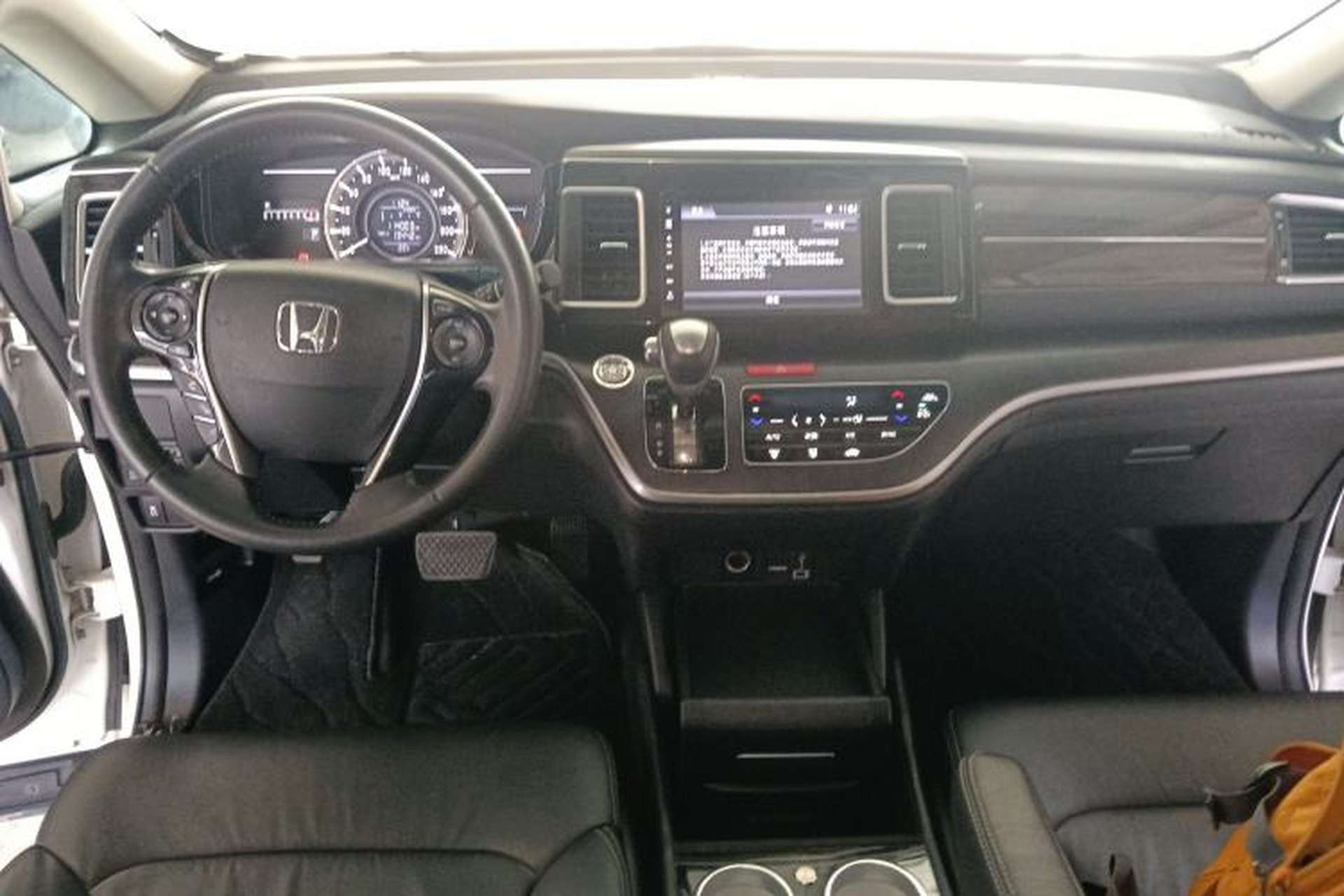 Used Honda Elysion 2016 2.4L Style Edition Interior 2