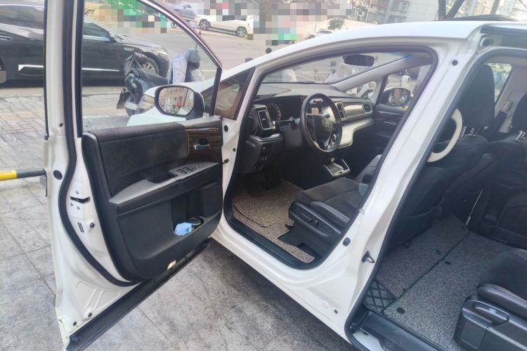 Used Honda Elysion 2016 2.4L Comfort Edition Interior 3