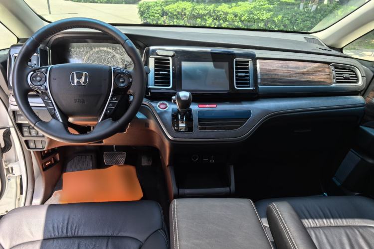 Used Honda Elysion 2016 2.4L Luxury Edition Interior 3