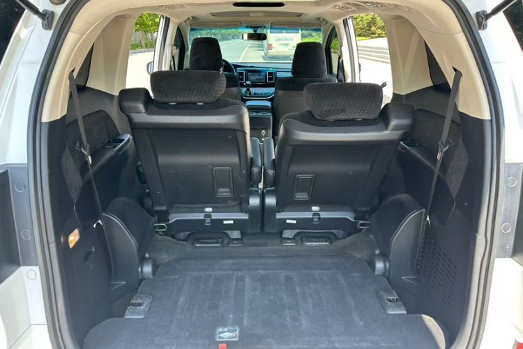 Used Honda Elysion 2016 2.4L Classic Edition Interior 3
