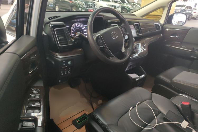 Used Honda Elysion 2016 2.4L Luxury Edition Interior 3
