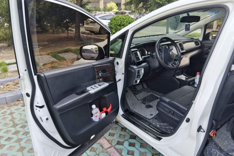 Used Honda Elysion 2016 2.4L Luxury Edition Interior 3