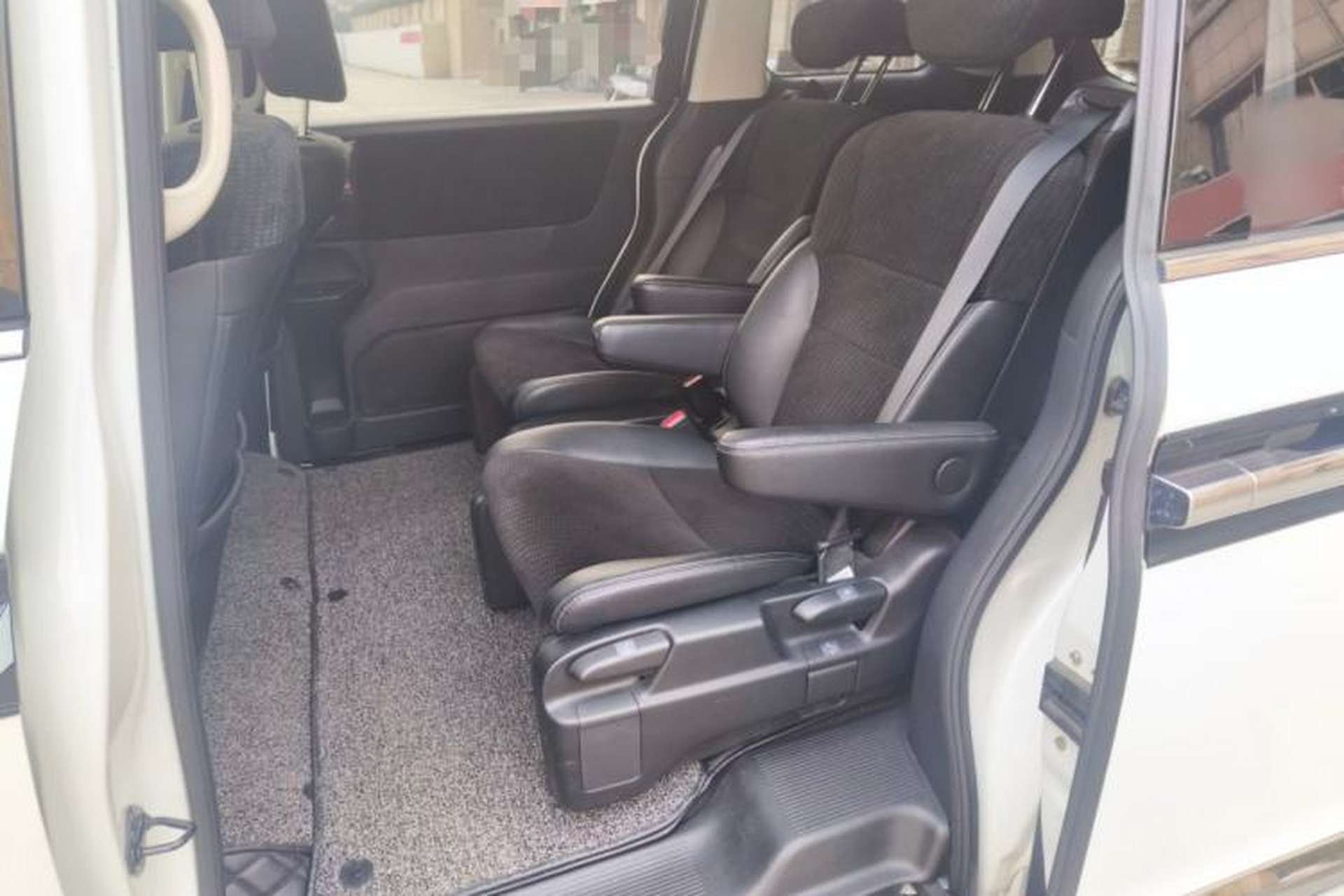 Used Honda Elysion 2016 2.4L Comfort Edition Interior 4
