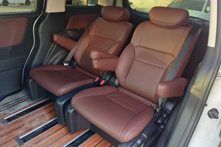 Used Honda Elysion 2016 2.4L Comfort Edition Interior 4