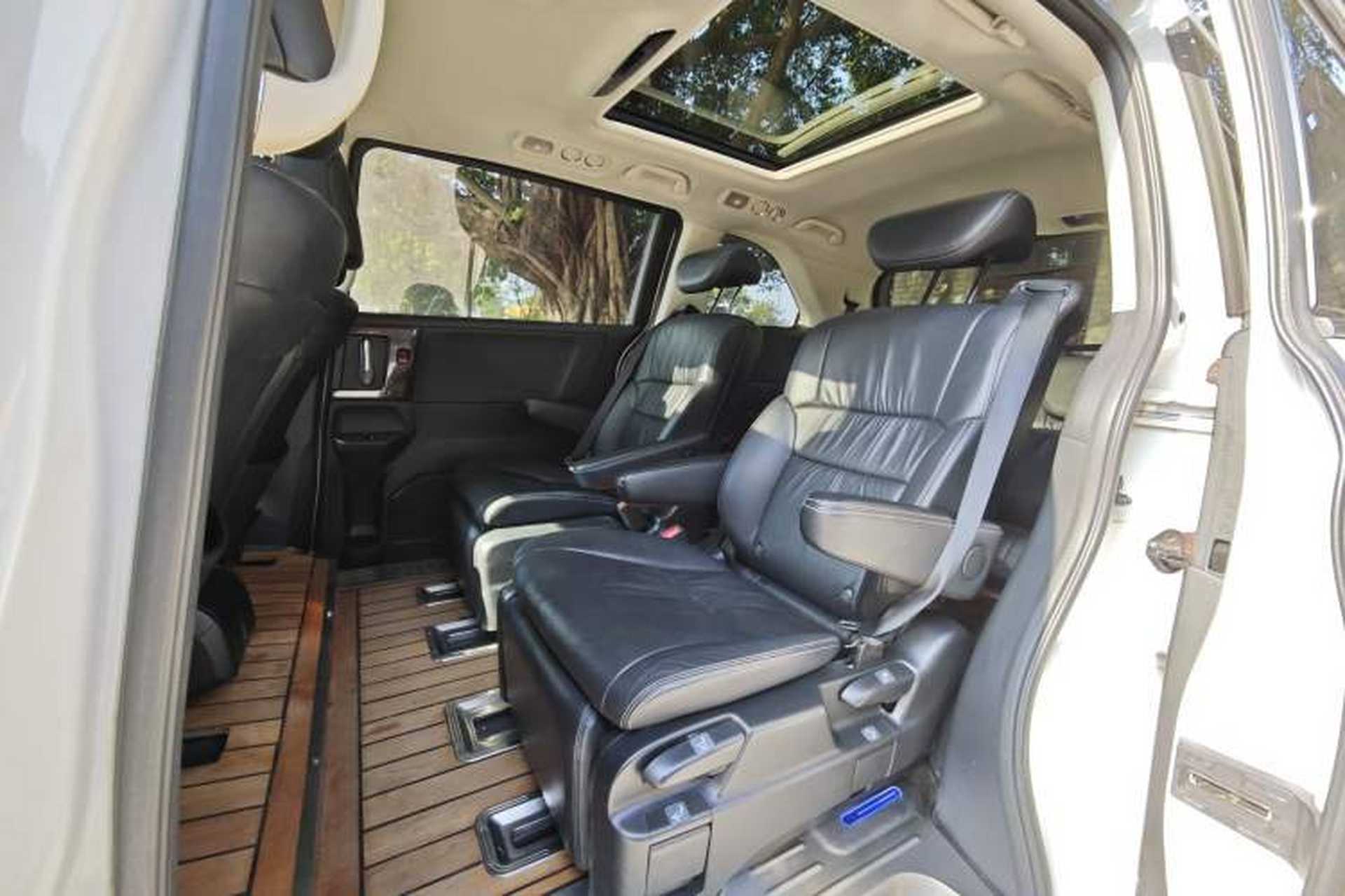 Used Honda Elysion 2016 2.4L Style Edition Interior 4