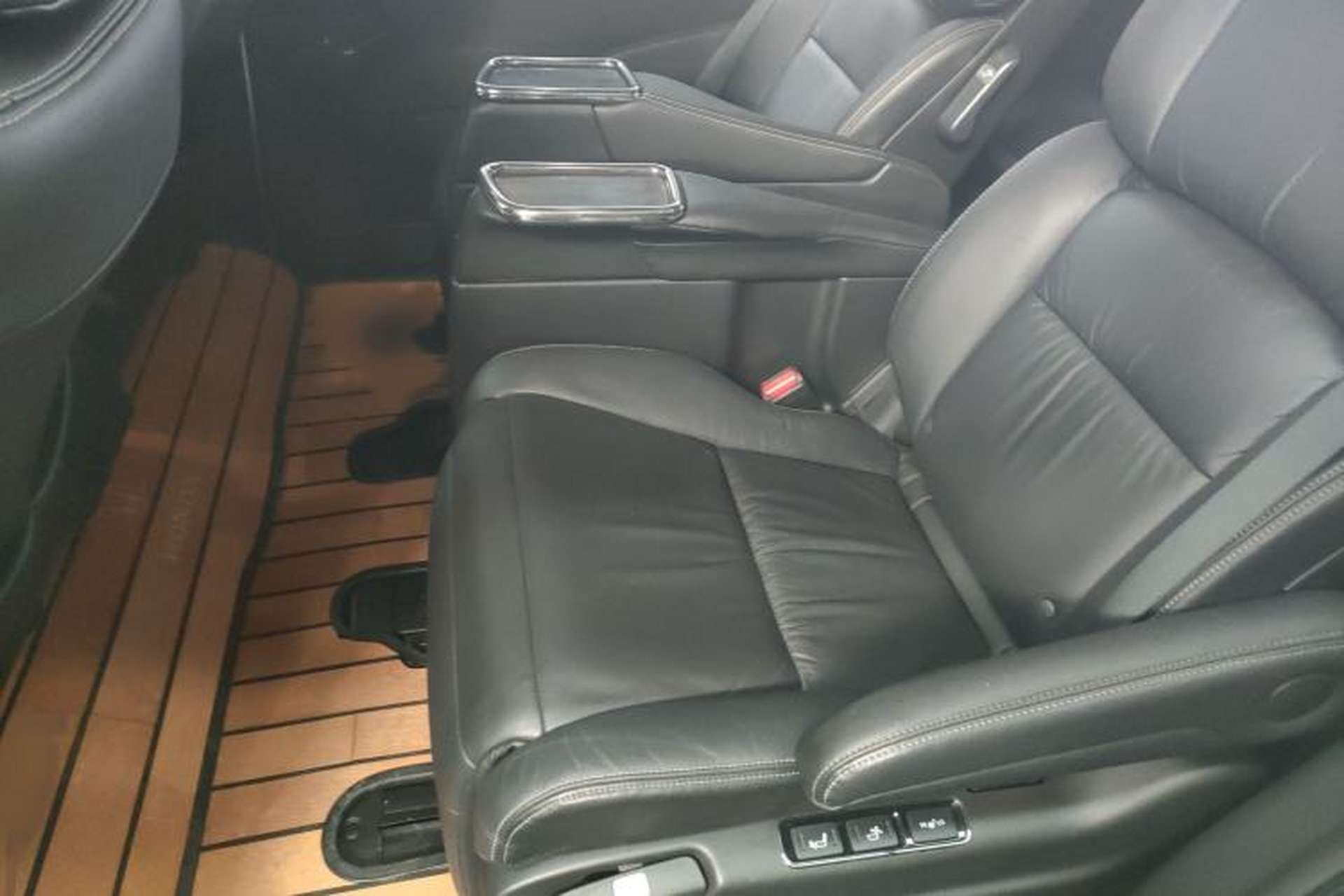 Used Honda Elysion 2016 2.4L Luxury Edition Interior 4