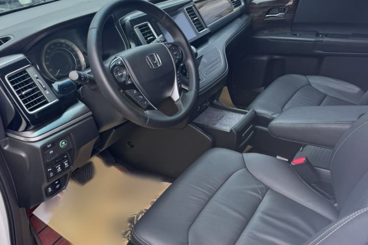 Used Honda Elysion 2016 2.4L Luxury Edition Interior 4
