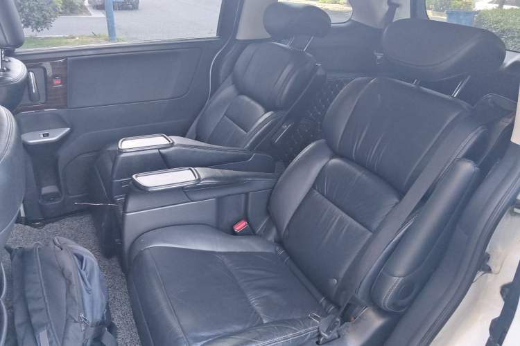 Used Honda Elysion 2016 2.4L Luxury Edition Interior 4