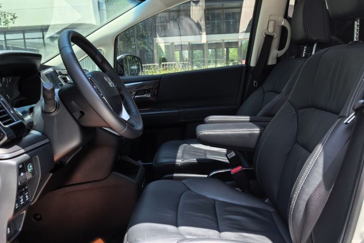 Used Honda Elysion 2016 2.4L Luxury Edition Interior 5
