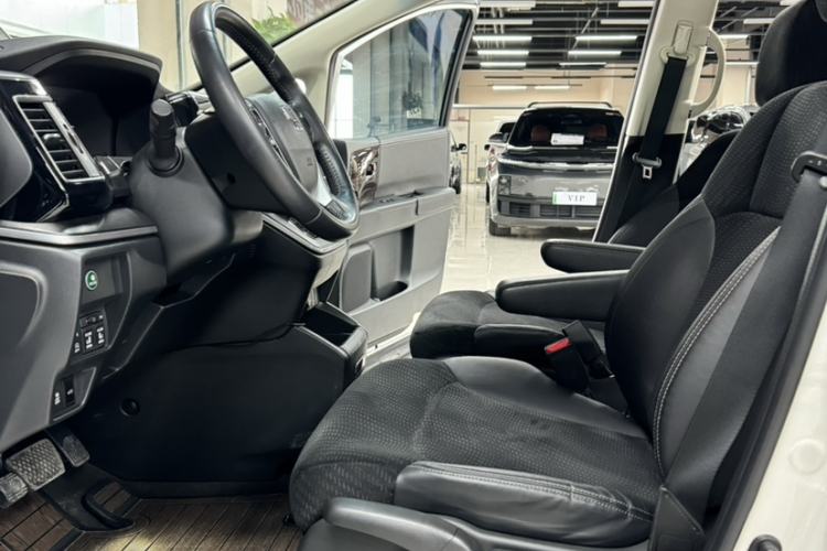 Used Honda Elysion 2016 2.4L Classic Edition Interior 5