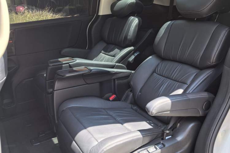 Used Honda Elysion 2016 2.4L Luxury Edition Interior 6