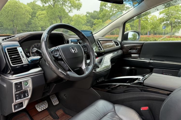 Used Honda Elysion 2016 2.4L Luxury Edition Interior 6