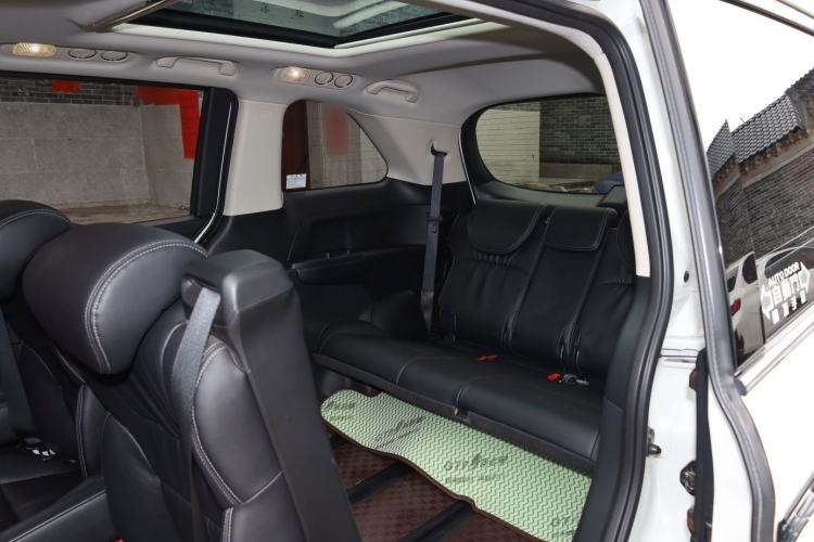 Used Honda Elysion 2016 2.4L Style Edition Interior 8