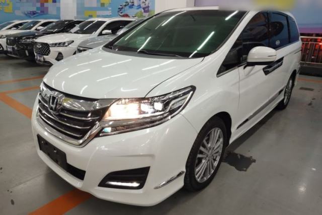 Ojetý Honda Elysion 2016 2.4L Classic Edition