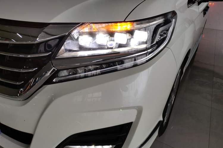 Used Honda Elysion 2016 2.4L Supreme Edition Left Front Headlight