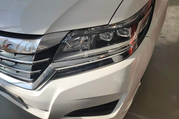 Used Honda Elysion 2016 2.4L Style Edition Left Front Headlight