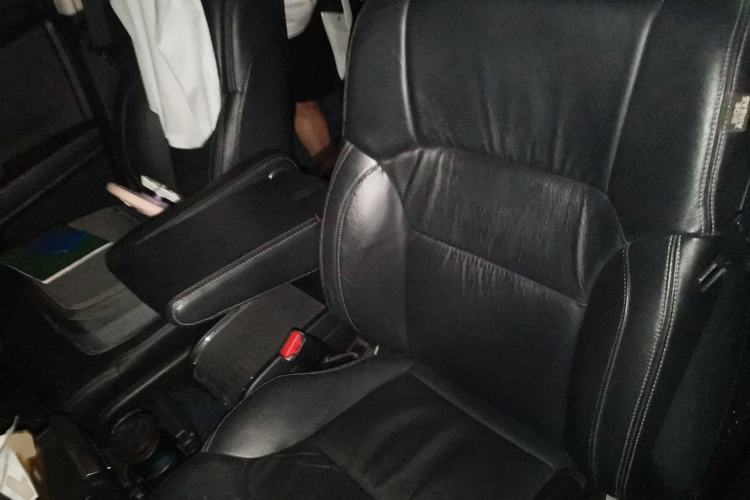 Used Honda Elysion 2016 2.4L Supreme Edition Left Front Seat