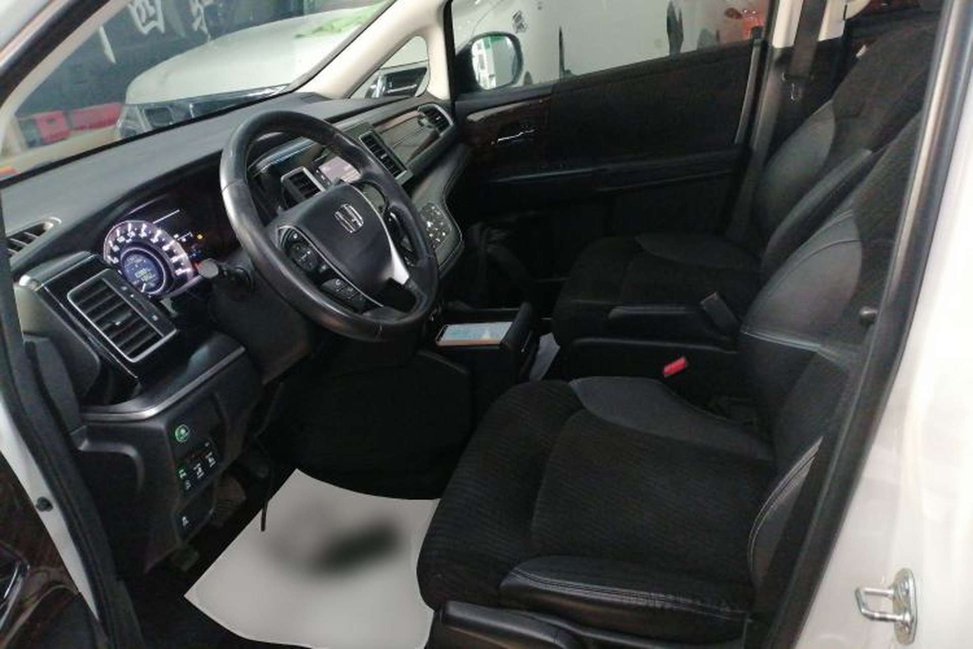 Used Honda Elysion 2016 2.4L Classic Edition Left Front Seat