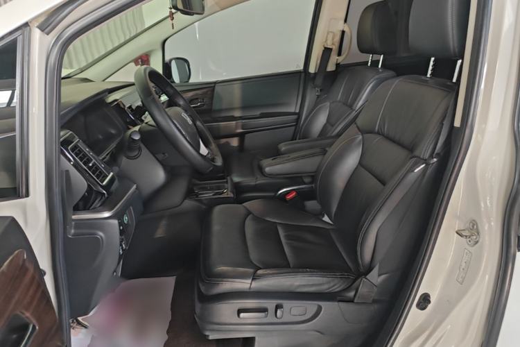 Used Honda Elysion 2016 2.4L Luxury Edition Left Front Seat