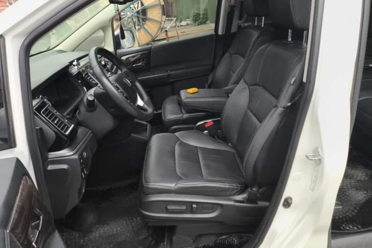 Used Honda Elysion 2016 2.4L Luxury Edition Left Front Seat