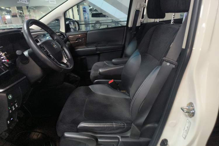 Used Honda Elysion 2016 2.4L Classic Edition Left Front Seat