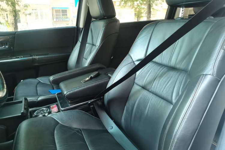 Used Honda Elysion 2016 2.4L Supreme Edition Left Front Seat