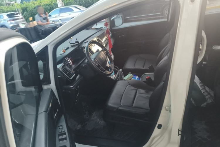 Used Honda Elysion 2016 2.4L Supreme Edition Left Front Seat