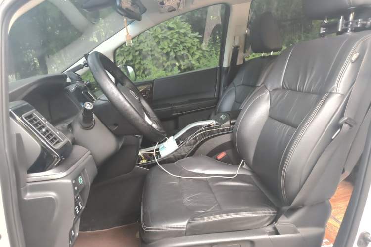 Used Honda Elysion 2016 2.4L Supreme Edition Left Front Seat