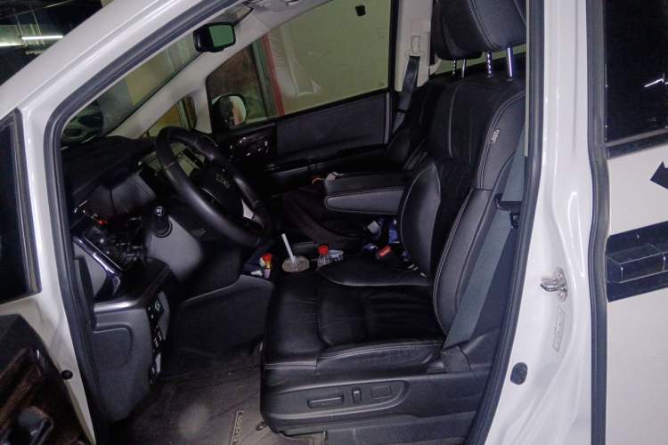 Used Honda Elysion 2016 2.4L Supreme Edition Left Front Seat