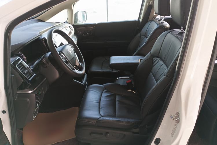Used Honda Elysion 2016 2.4L Supreme Edition Left Front Seat