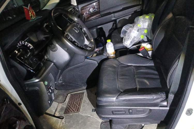 Used Honda Elysion 2016 2.4L Style Edition Left Front Seat