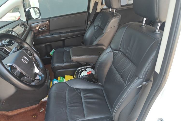 Used Honda Elysion 2016 2.4L Supreme Edition Left Front Seat