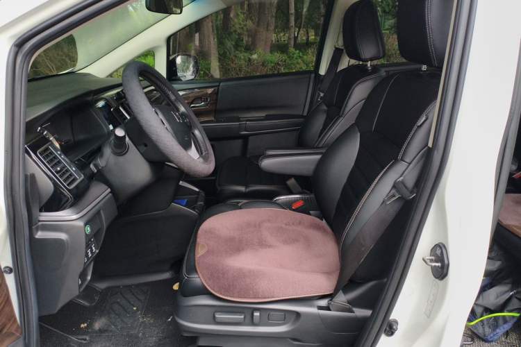 Used Honda Elysion 2016 2.4L Comfort Edition Left Front Seat