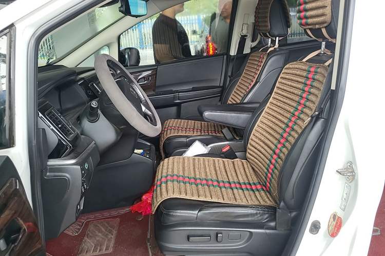 Used Honda Elysion 2016 2.4L Supreme Edition Left Front Seat