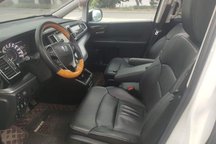 Used Honda Elysion 2016 2.4L Supreme Edition Left Front Seat