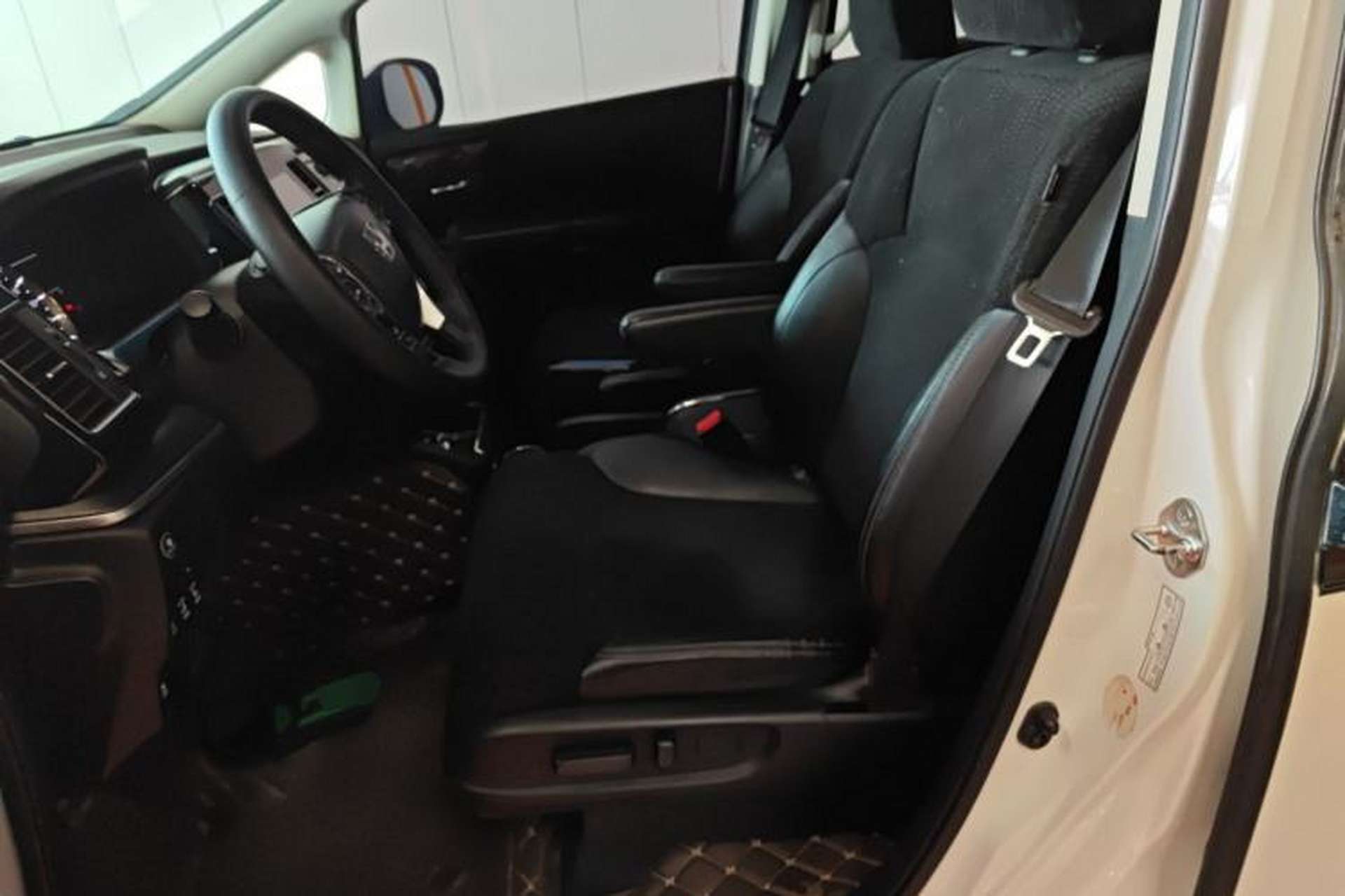 Used Honda Elysion 2016 2.4L Comfort Edition Left Front Seat