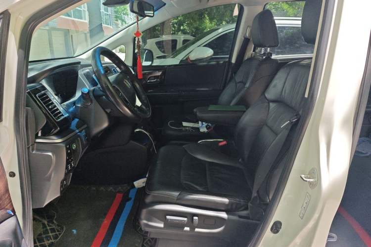 Used Honda Elysion 2016 2.4L Supreme Edition Left Front Seat