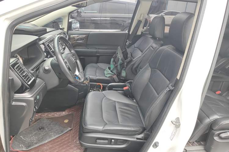 Used Honda Elysion 2016 2.4L Supreme Edition Left Front Seat