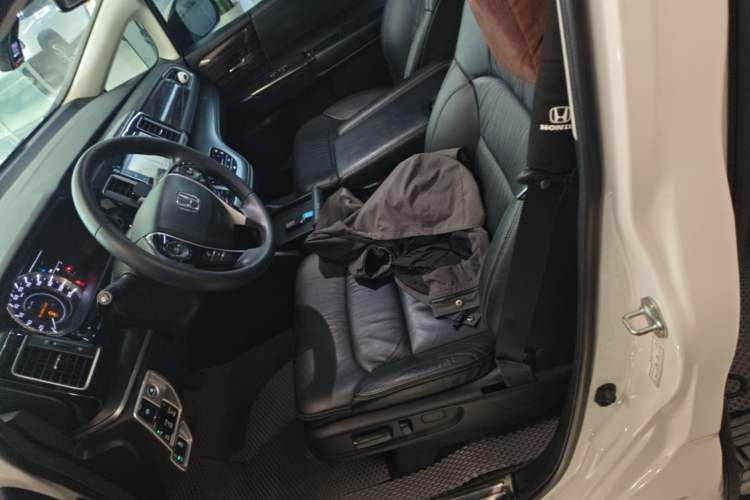 Used Honda Elysion 2016 2.4L Supreme Edition Left Front Seat