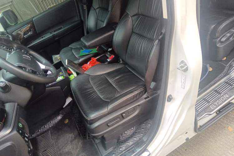 Used Honda Elysion 2016 2.4L Supreme Edition Left Front Seat