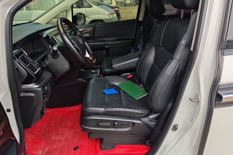 Used Honda Elysion 2016 2.4L Supreme Edition Left Front Seat